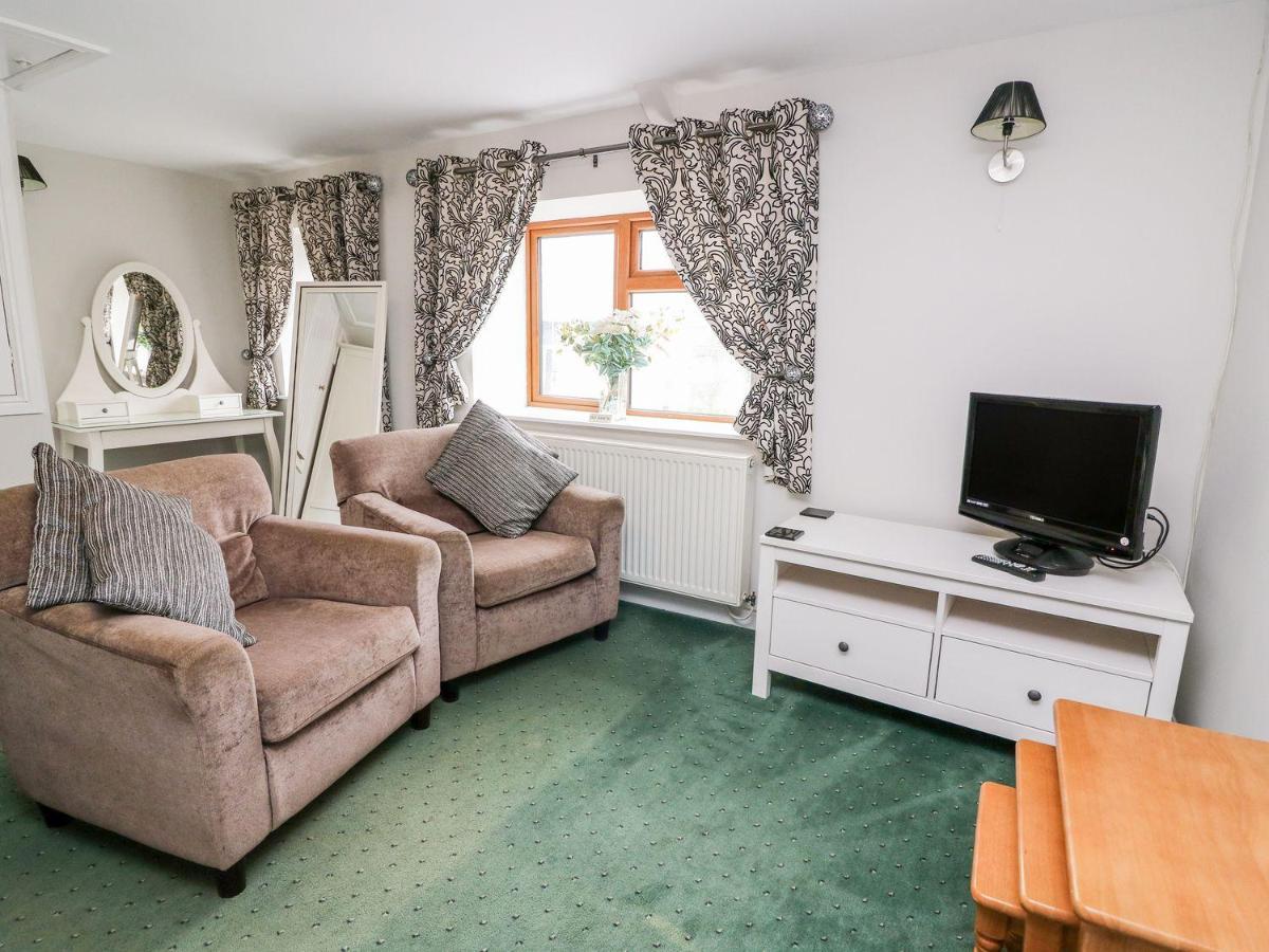 Triangle Inn Coachouse Rhayader Extérieur photo