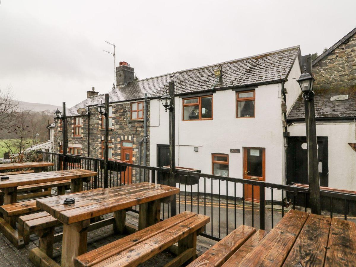 Triangle Inn Coachouse Rhayader Extérieur photo